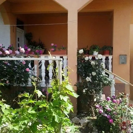 In With Terrace, Air Conditioning, Wi-fi Apartment *