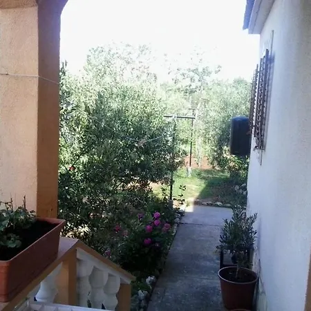 Apartment In With Terrace, Air Conditioning, Wi-fi