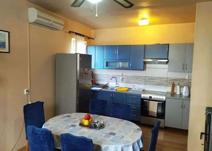 In With Terrace, Air Conditioning, Wi-fi Нин