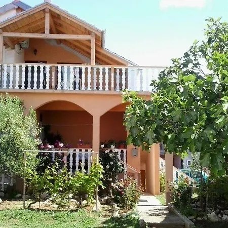 In With Terrace, Air Conditioning, Wi-fi Apartmán Nin
