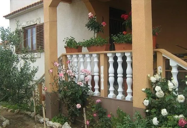 In With Terrace, Air Conditioning, Wi-fi Apartman Nin